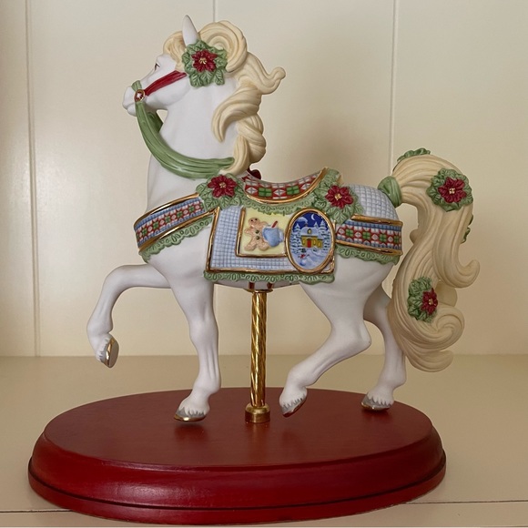 Christmas Lenox Carousel Horse 2014/2015 - Picture 5 of 10